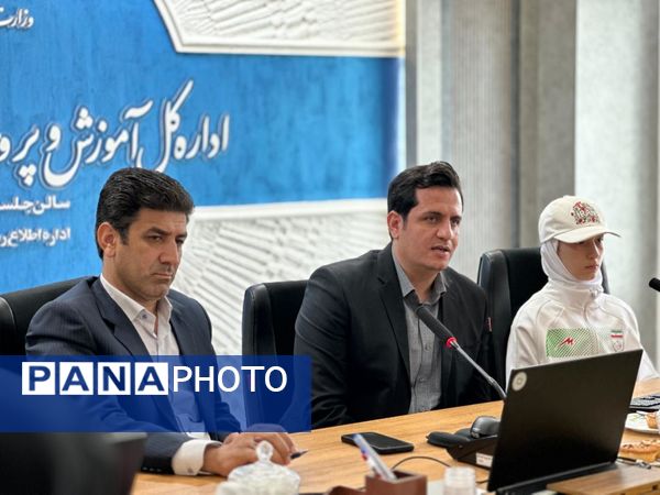 تجلیل سرپرست آموزش و پرورش استان مرکزی از دانش‌آموزان افتخارآفرین در المپیک دانش‌آموزی 