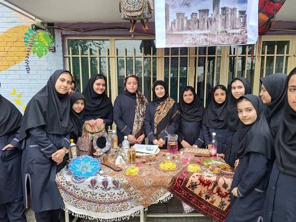 خلاقیت دانش‌آموزان، راه‌حل کمبود امکانات فرهنگی مدارس است