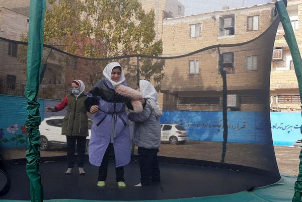 شهربازی مدرسه‌ای در دبستان عمار رباط‌کریم