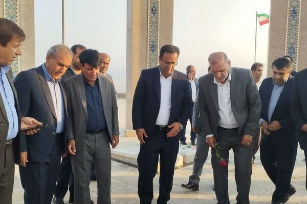 تجدید میثاق مشاور وزیر و مسئولان با آرمان‌های شهدا در یاسوج