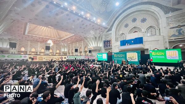 احلی من العسل؛ عطر نوجوانی در مصلای امام با یاد حضرت قاسم(ع)