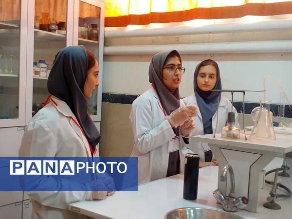 گرامیداشت هفته آزمایشگاه در منطقه ۱۶