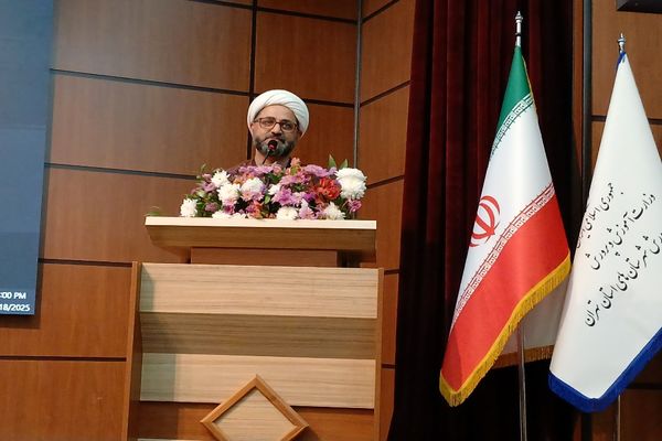 آبین بدرقه ۵۲ دانش‌آموز عمره‌گذار 