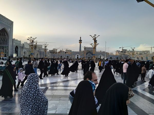  حضور پرشور زائران و مجاوران حضرت رضا (ع)