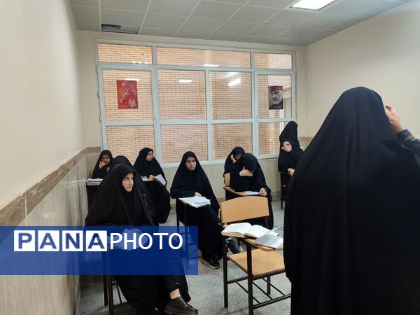 مسابقات قرآن و عترت متوسطه دوم در شهرستان کاشمر 