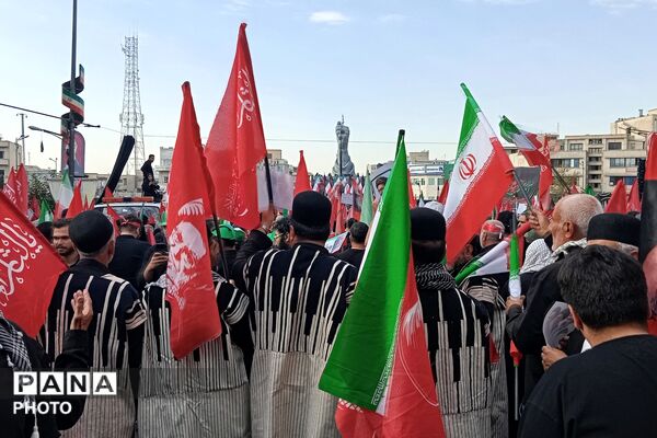 حضور غیور مردان چهارمحال و بختیاری در آیین وداع و تشییع رهبر شهید انقلاب اسلامی ایران