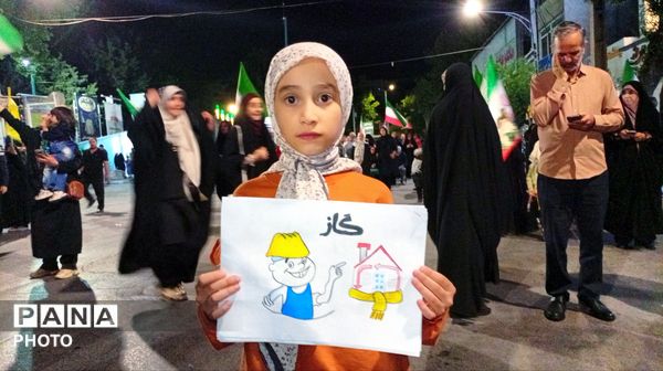 قصه‌ای از آب، برق و گاز در دستان کودکان