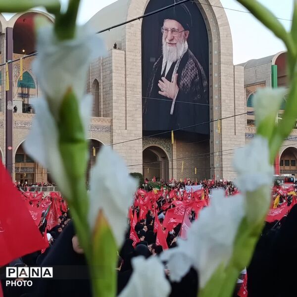 وداع باشکوه با رهبر شهید ایران در تهران