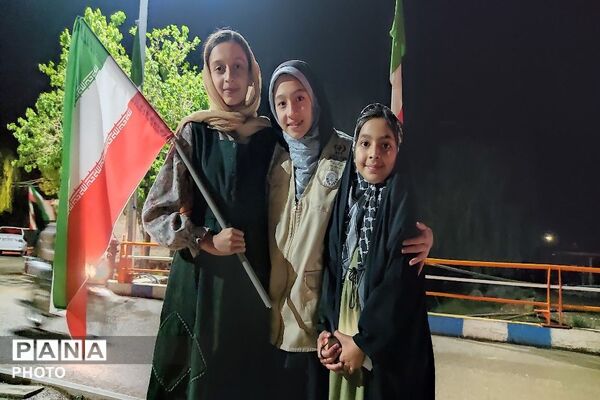 پرچم عزت را می‌بریم بالا 