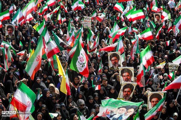 رزمایش دختران «جان‌فدای ایران»