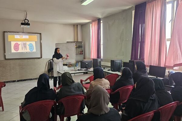 اولین دوره آموزشی کیفیت بخشی برنامه‌های سلامت و تندرستی ویژه آموزگاران پایه مدارس ابتدایی منطقه کهریزک 