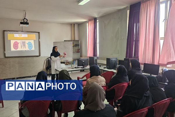 اولین دوره آموزشی کیفیت بخشی برنامه‌های سلامت و تندرستی ویژه آموزگاران پایه مدارس ابتدایی منطقه کهریزک 