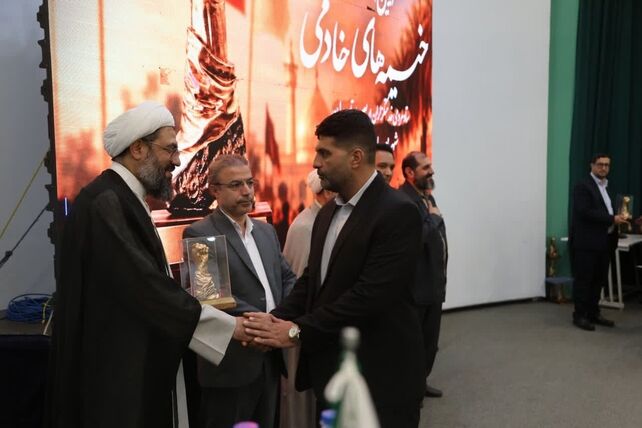 آیین تجلیل از خادمان موکب‌های اربعین حسینی در همدان 