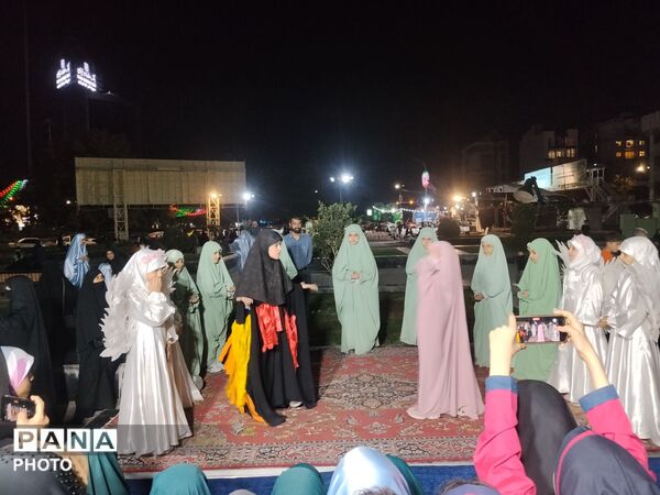 نماز جماعت بزرگ دانش‌آموزان مشهدی همزمان با اجلاس سراسری نماز 