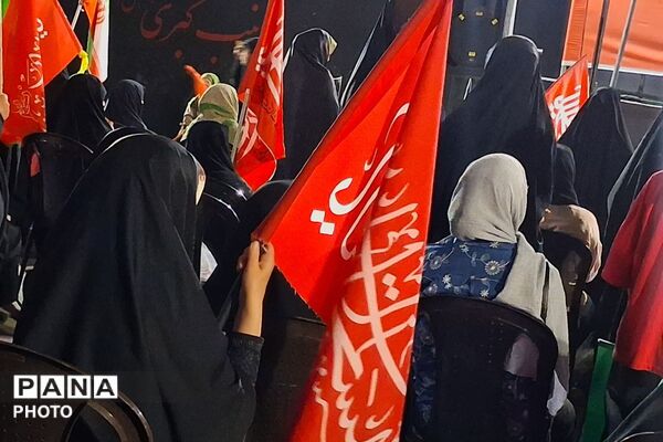 قدرت مشت، شکوه پرچم؛ نمادهایی از پایداری بی پایان