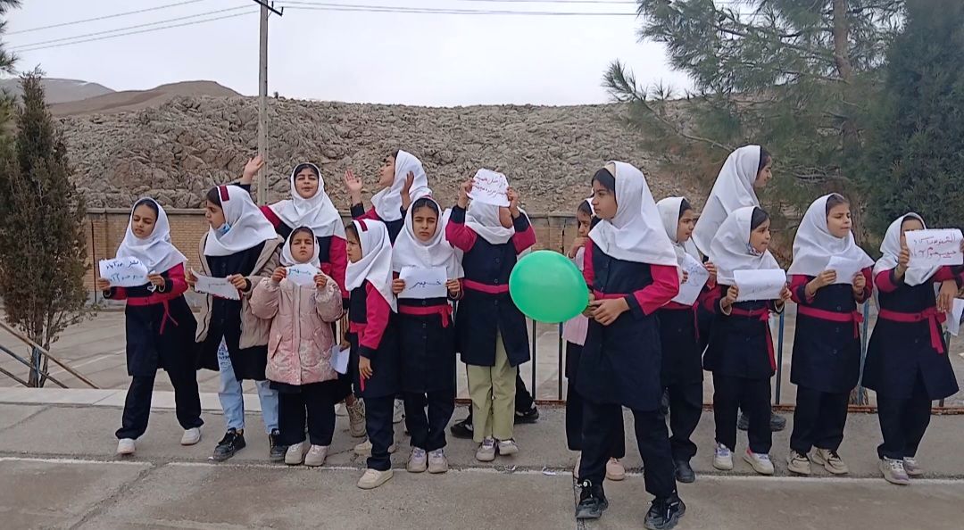 برگزاری جشن دهه فجر با برنامه‌های ورزشی و فرهنگی در دبستان شهید ابوالفضل