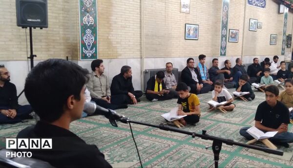  مراسم بزرگداشت رهبر شهید با حضور منتخب دانش‌آموزان استان یزد