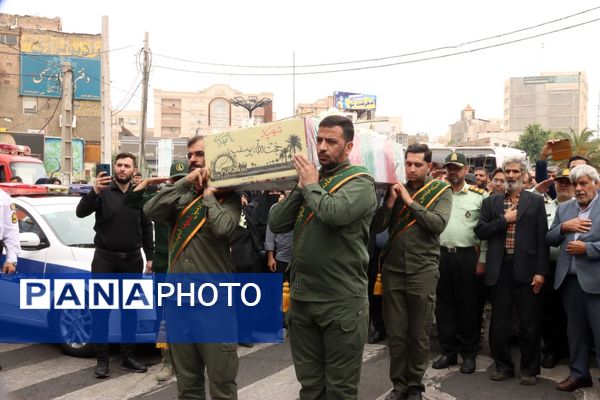 مراسم تشییع پیکر معلم شهید حجت‌الله یوسفیه با حضور باشکوه مردم شهرستان ورامین 