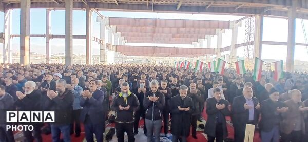 برپایی نماز عید فطر در مصلی ساوجبلاغ