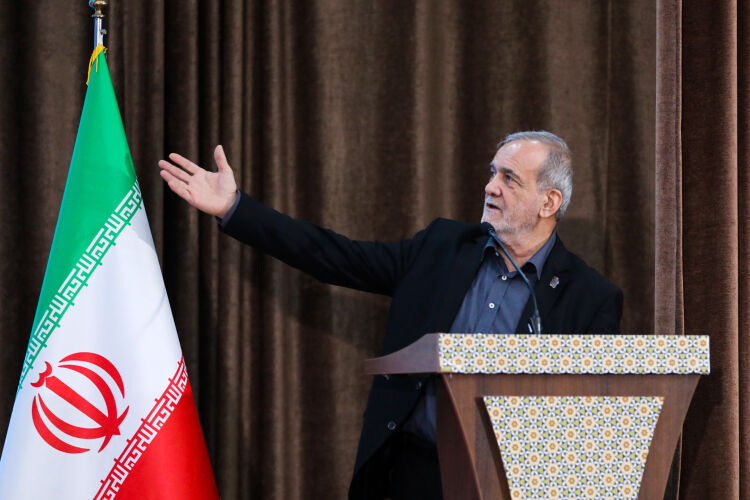بخش عمده‌ای از وقتم صرف پیگیری امور مربوط به مدارس، کیفیت آموزش، تجهیزات و وضعیت معلمان می‌شود