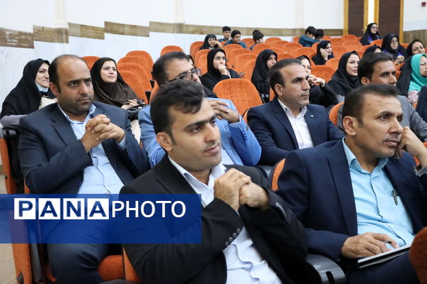 همایش تجلیل از معلمان نمونه استان بوشهر