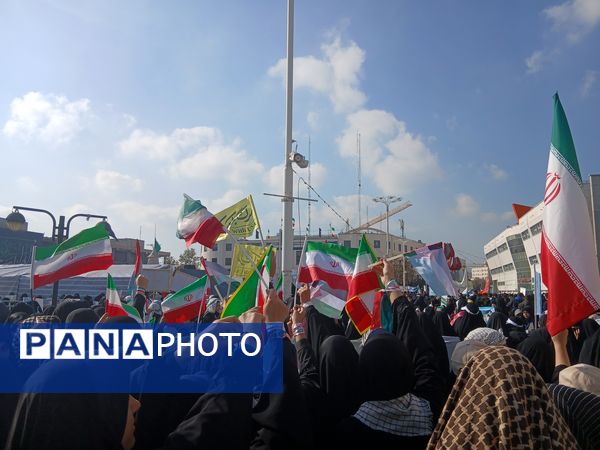 ۱۳ آبان،  روز آشکار ساختن ناتوانی استکبار 