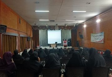 جلسه آموزشی پیشگیری از بیماری ایدز در ورامین