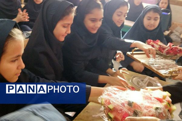 برگزاری مراسم جشن یلدا در مدرسه مهرآیین و مدرسه مریم بهارستان۲