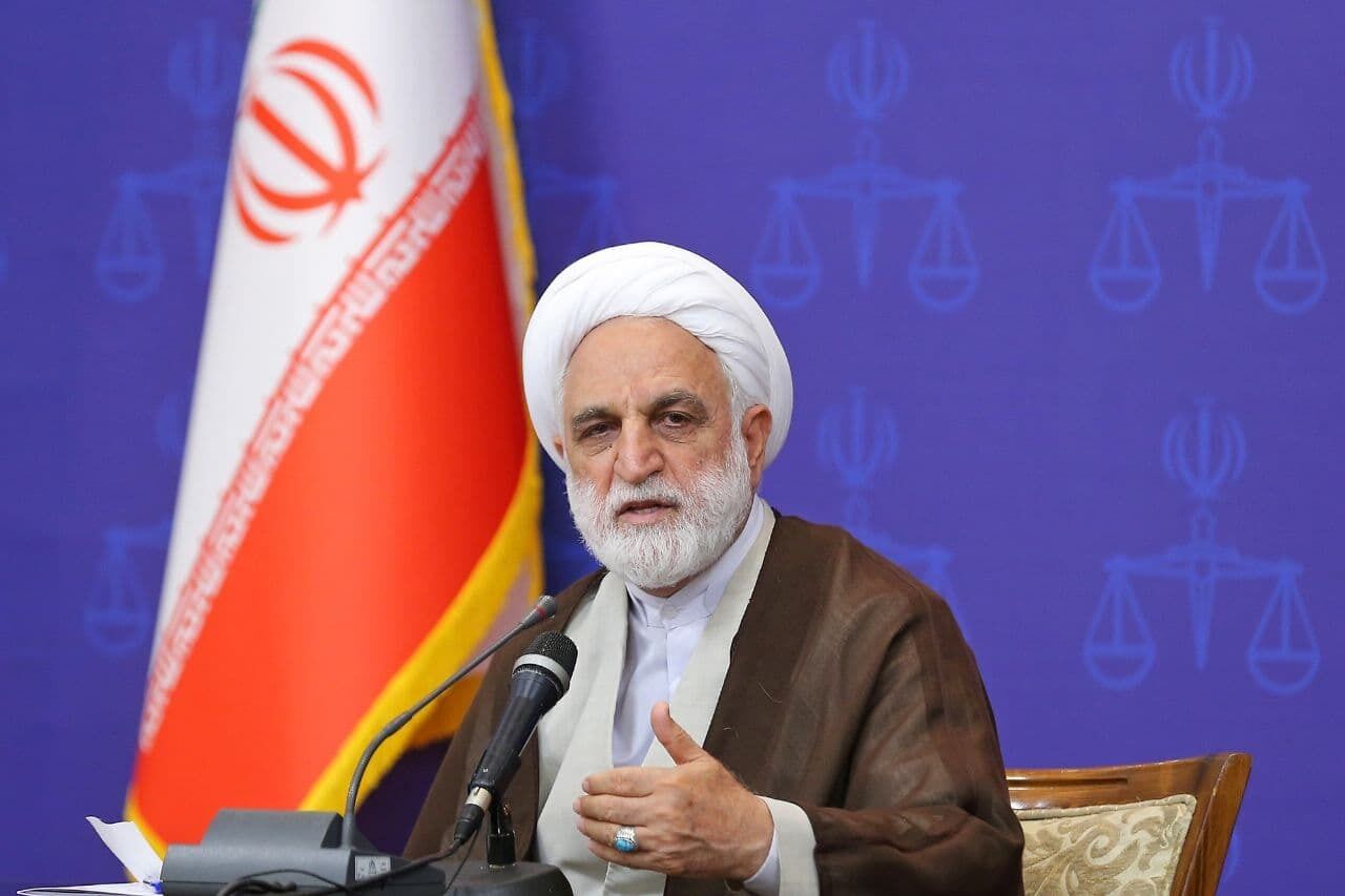 همسایگان خلیج‌ فارس فریب وسوسه‌های غرب را نخورند