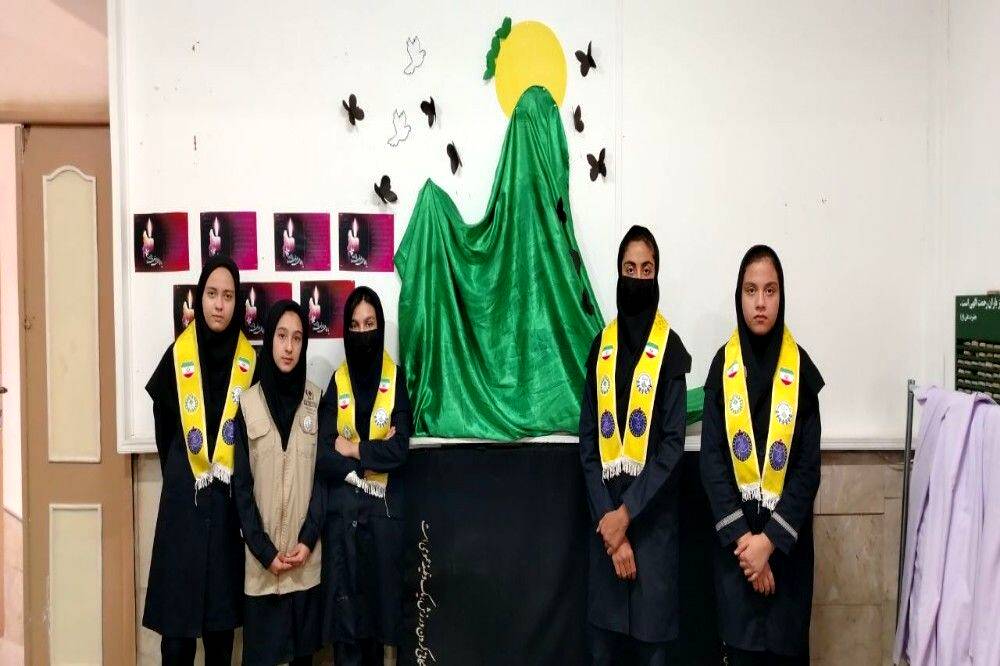 فضا سازی مدرسه شهید مجید دهنوی نیشابور به مناسبت ایام فاطمیه 