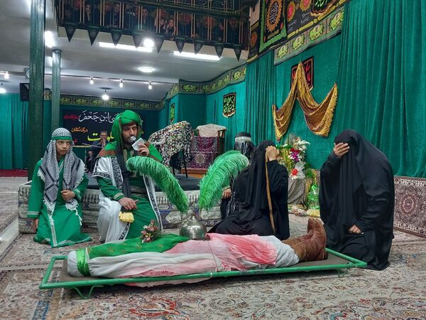 تعزیه‌خوانی تاسوعا در حسینیه موسی بن جعفر (ع)