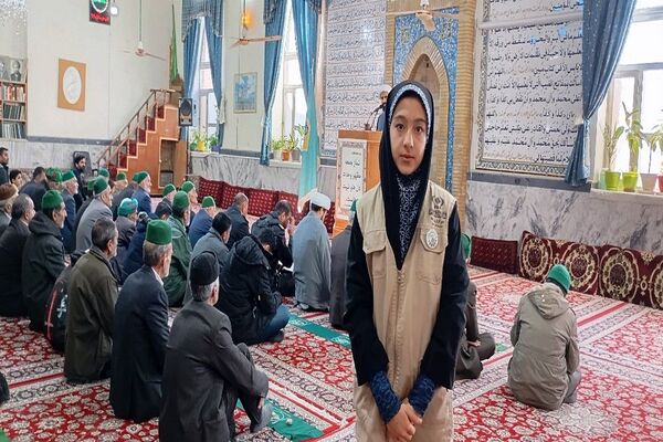قرائت سوره فتح در مسجد جامع شهر بار