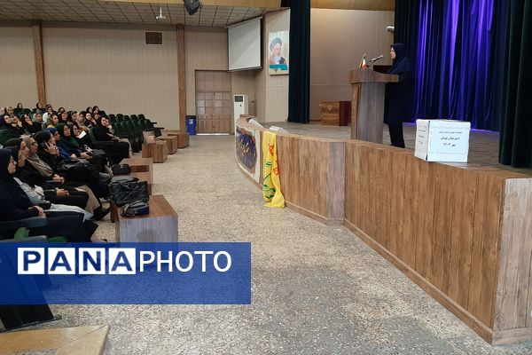 انتخابات انجمن اولیا و مربیان دبیرستان دخترانه پویش ناحیه 3 شیراز