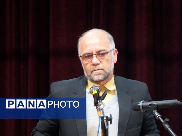 تقدیر از دانش‌آموزان برتر مدرسه آل نبی 