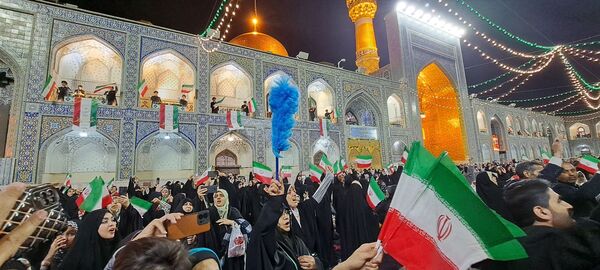 طنین گلبانگ انقلاب صحن انقلاب حرم مطهر  امام رضا (ع)