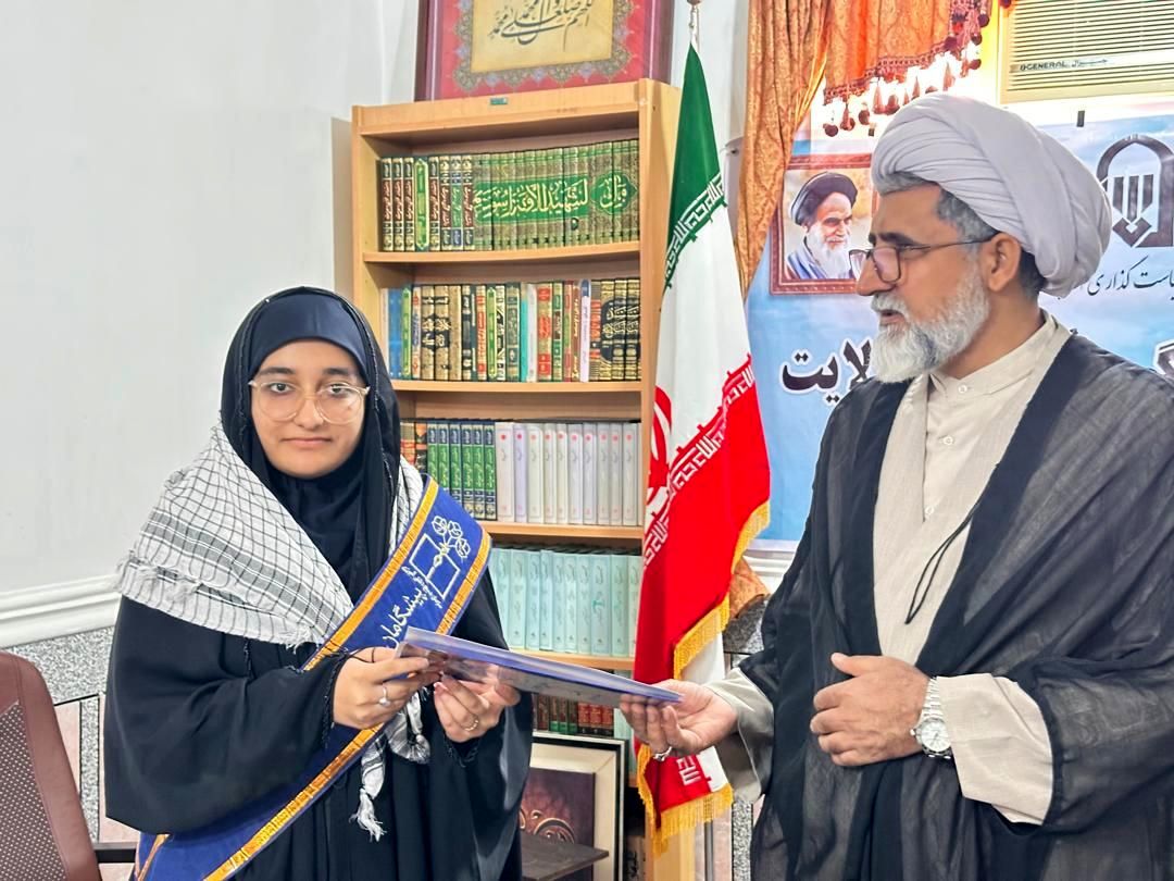 بازدید از دفتر امام جمعه بستک و تجلیل از خبرنگاران فعال