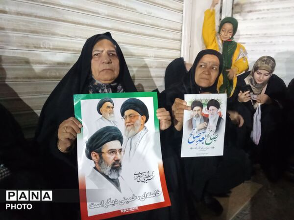 مردم دلتنگ رهبر امت اسلام، حضرت آیت الله خامنه‌ای