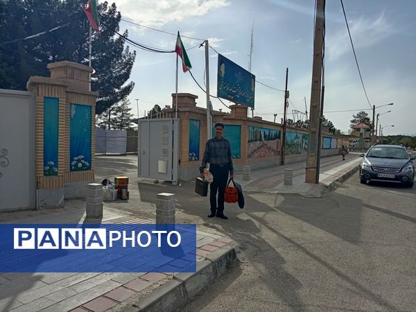 آغاز اردوی آموزشی دانش آموزان برتر دبیرستان نمونه آیت‌الله خامنه‌ای به مقصد تهران