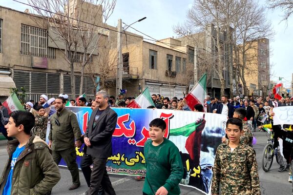 شور انقلابی در پیشوا، همه یکصدا برای ایران در 22 بهمن