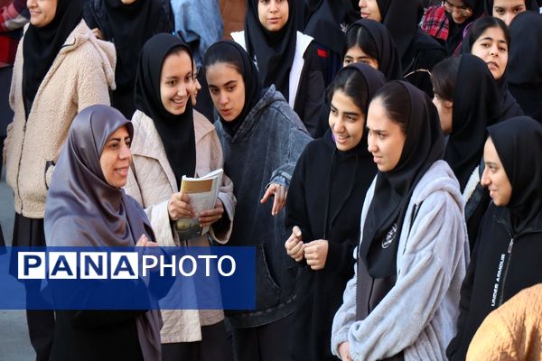 صبحگاه مدرسه شیخ مفید پاکدشت