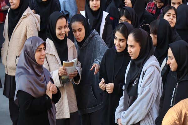 صبحگاه مدرسه شیخ مفید پاکدشت