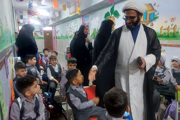 برگزاری جشن غنچه‌ها در کهریزک 
