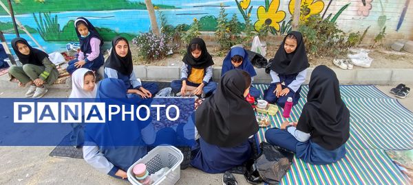 صبحانه سلامت و روز جهانی تخم مرغ در مدرسه شهید خاقانی شهرستان شیروان