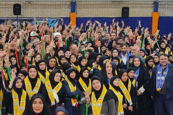 همایش بزرگ هزار نفری یاوران انقلاب و پیشتازان مقاومت در شهر جدید پرند