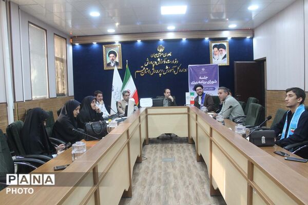 چهاردهمین نشست شورای برنامه ریزی سازمان دانش آموزی استان قم