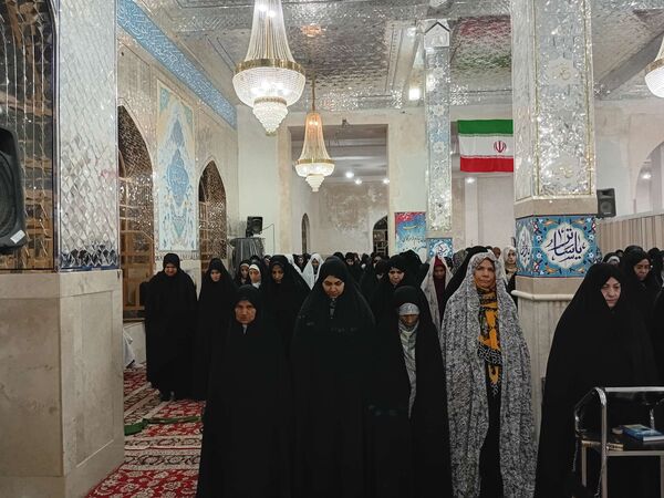 نماز جماعت در شب میلاد پیامبر اکرم (ص) و امام صادق (ع) در کاخک