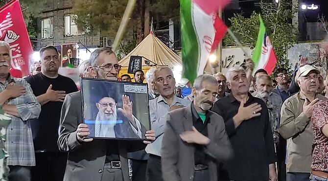  مردم شهرستان اسفراین در سوگ رهبر شهید