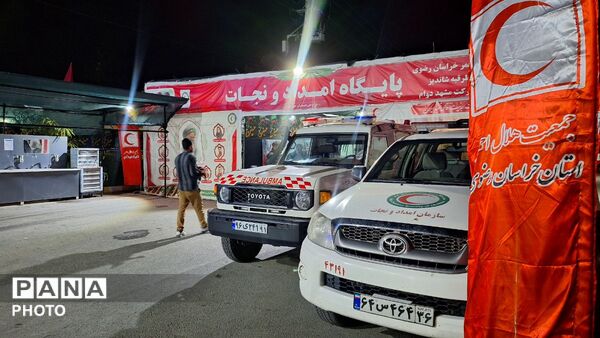 پناهی در مسیر عشق؛ امدادگران در کنار زائران پیاده