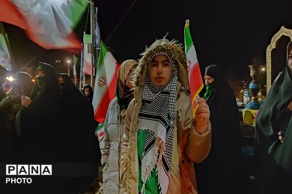 کودکان پای کار ایران در تجمعات مردمی شهر بار