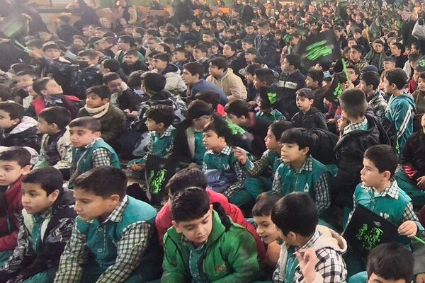 حضور دانش‌آموزان ناحیه دو شهرری در مراسم نوگلان فاطمی
